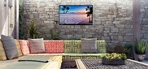 Cinios 4K outdoor TV wall mouted in outdoor entertaining backyard patio